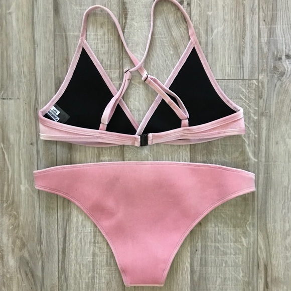Hoaka Swimwear - Dola Pink Velvet Set - Picture 2 of 4